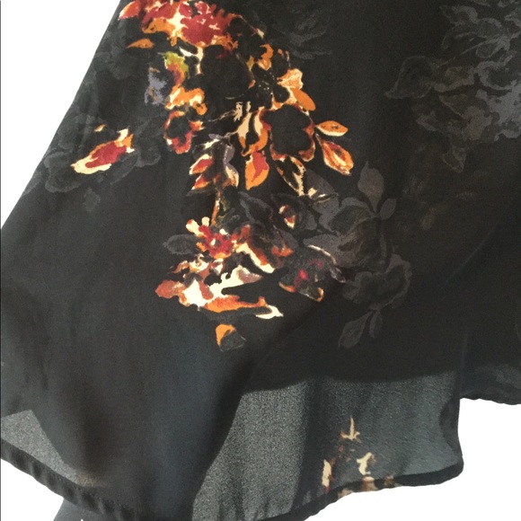 Buckle brand black top - Picture 5 of 5